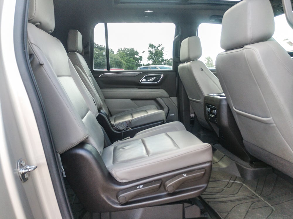 2023 Chevrolet Suburban LT