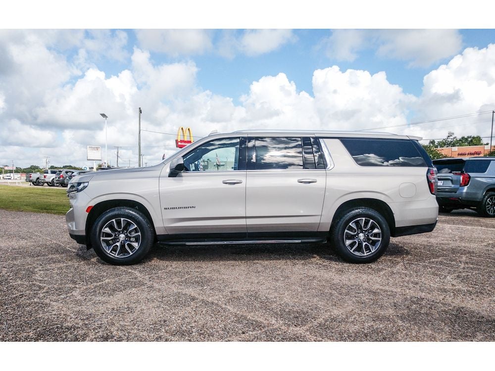 2023 Chevrolet Suburban LT