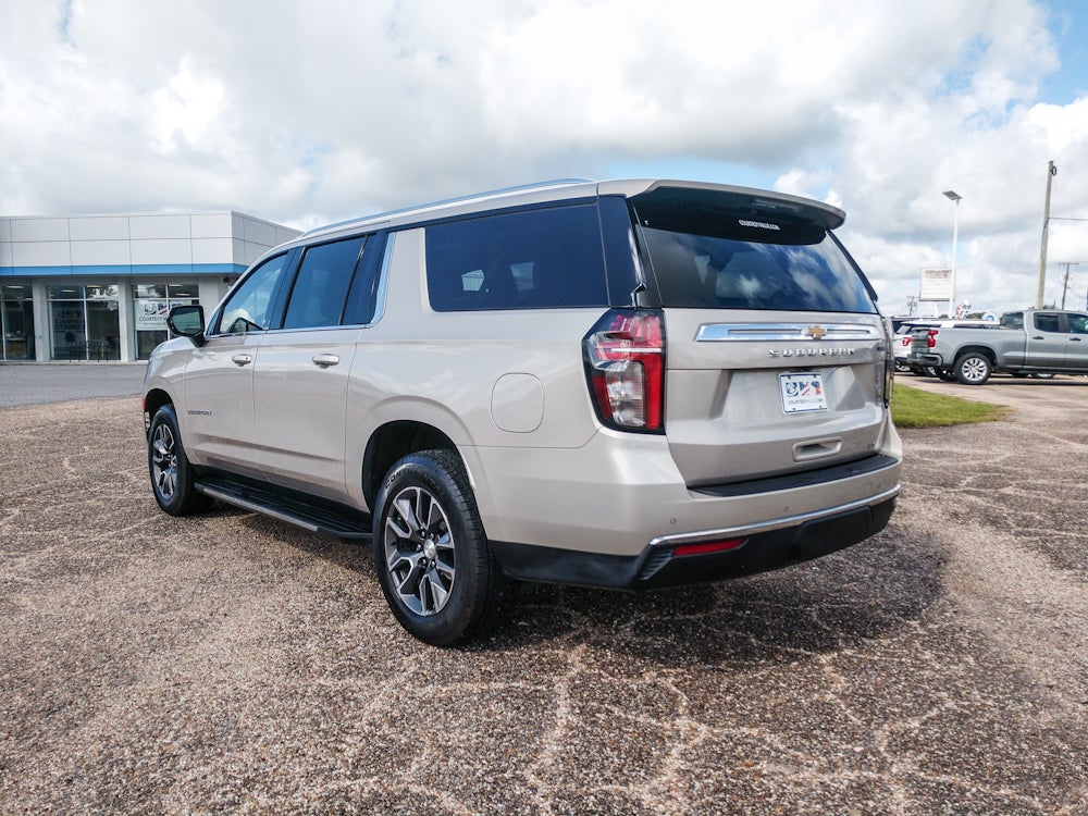 2023 Chevrolet Suburban LT