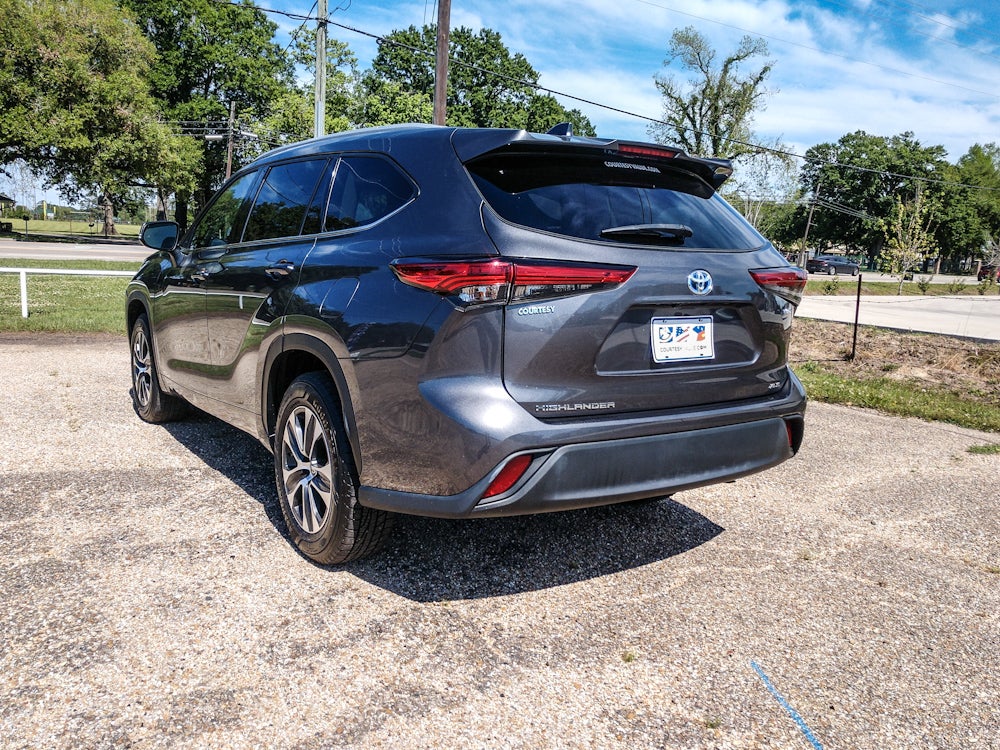 2022 Toyota Highlander Hybrid XLE