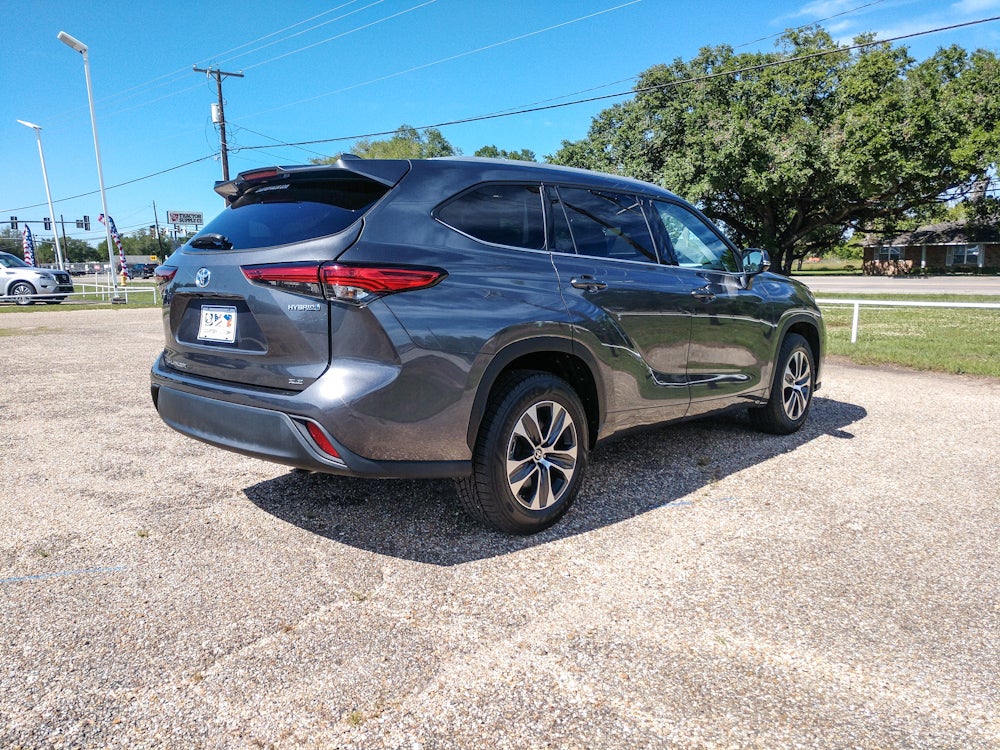 2022 Toyota Highlander Hybrid XLE