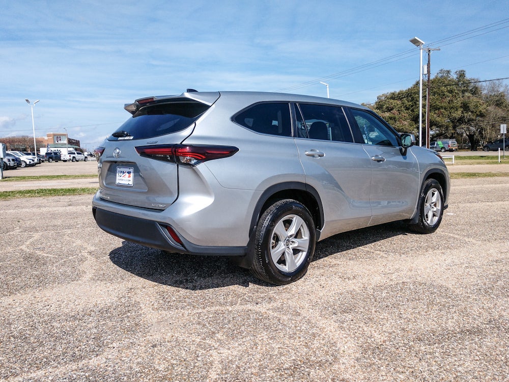 2024 Toyota Highlander LE