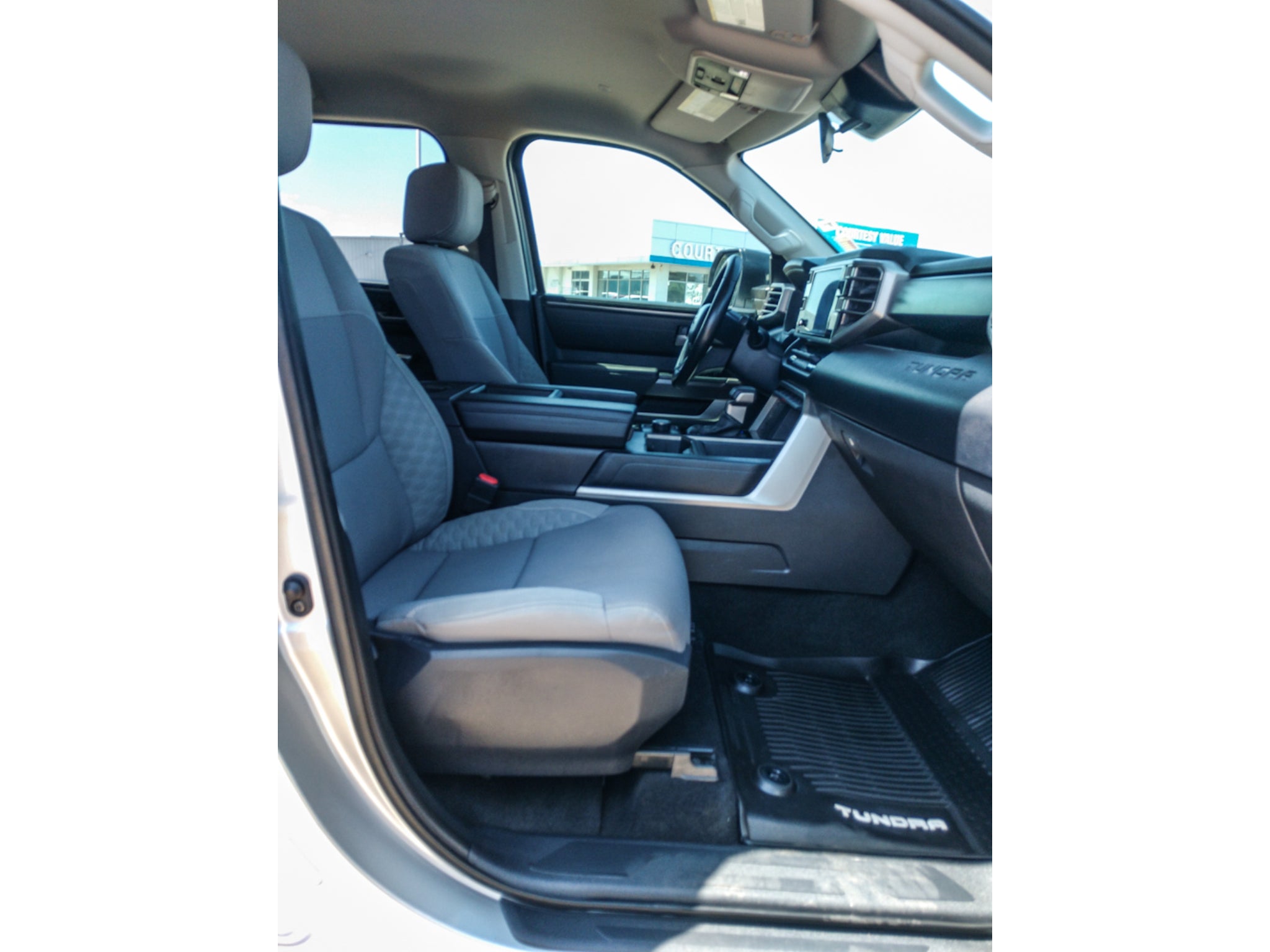 2023 Toyota Tundra 4WD SR5