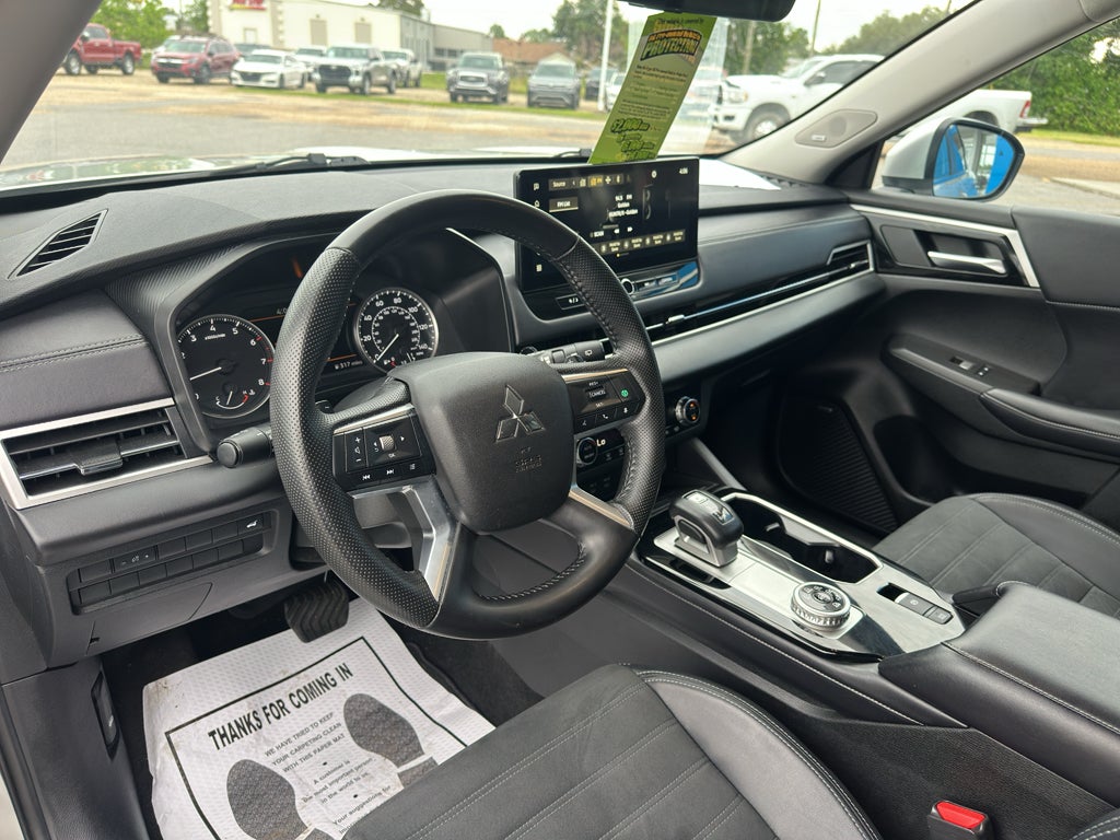 2025 Mitsubishi Outlander SE