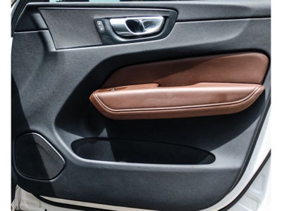 2023 Volvo XC60 Plus Dark Theme