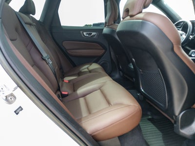 2023 Volvo XC60 Plus Dark Theme