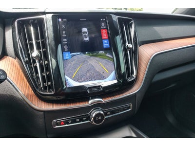 2023 Volvo XC60 Plus Dark Theme