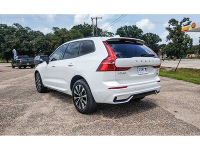 2023 Volvo XC60 Plus Dark Theme