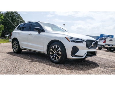 2023 Volvo XC60 Plus Dark Theme